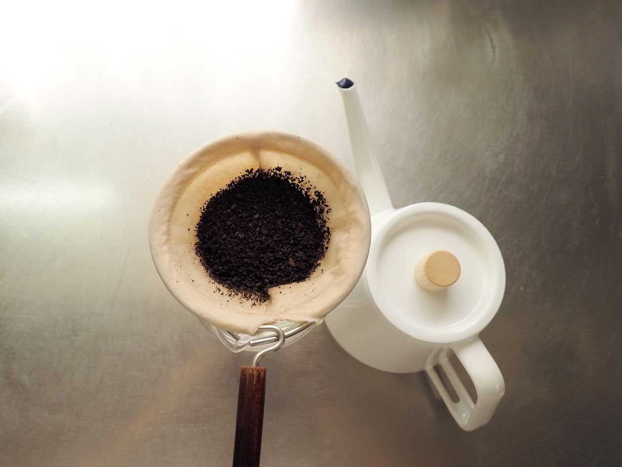 コーヒー豆の通販_購入のマタタビ珈琲豆店_エチオピアをネルドリップで抽出