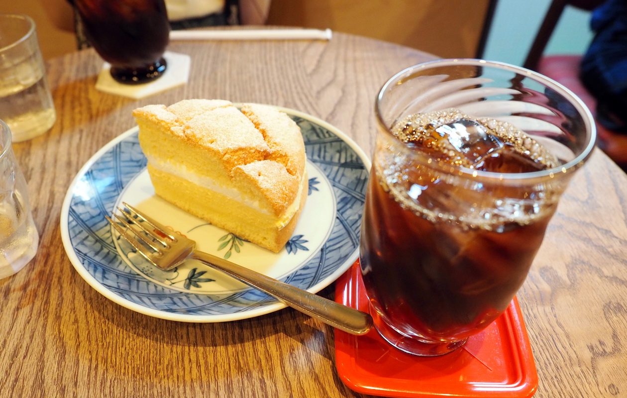 堀口珈琲のカフェでアイスコーヒー